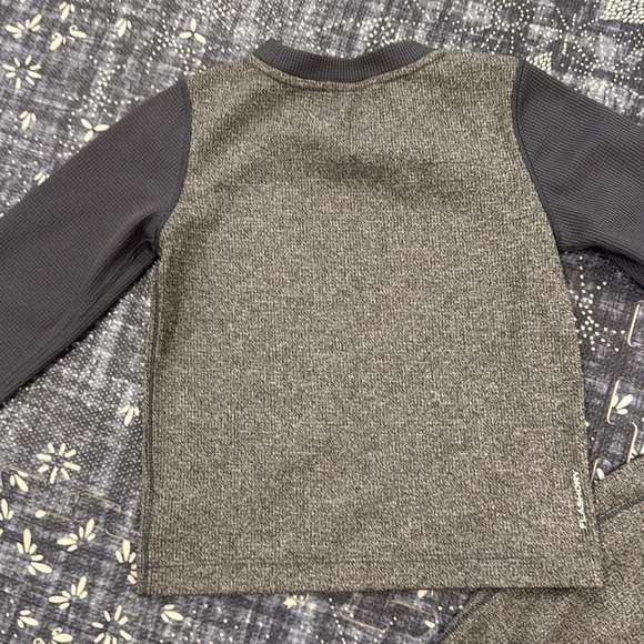 The North Face 5T Gray Kids Waffle Base Layer Set - Picture 6 of 10